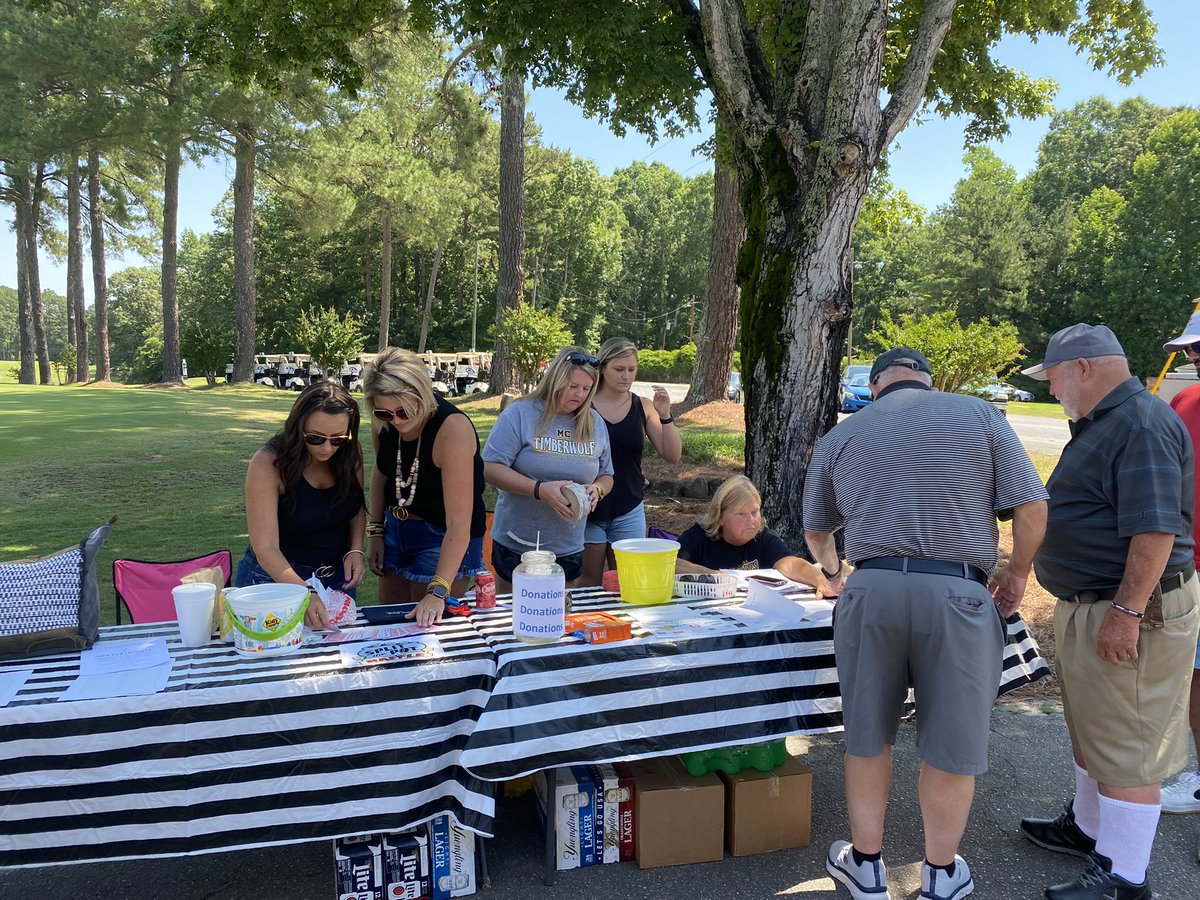 PCoachMetzger's tweet photo. Great turnout for our PACK football program golf tournament fundraiser. All In FAMILY https://t.co/kBoPdnUgid