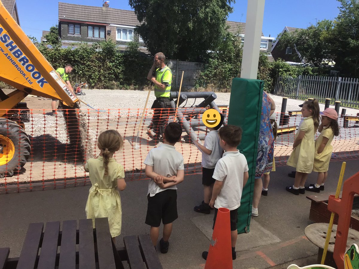 MissHinton21's tweet photo. We have loved keeping an eye on the builders this week! https://t.co/QMAtE2gCEf