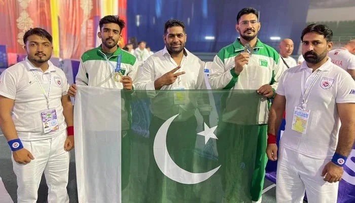 RamzanChhipa's tweet photo. ماس ریسلنگ ورلڈ چیمپئن شپ میں تیسری پوزیشن حاصل کرنے اورایونٹ میں پاکستان کیلئے تین سلور اور دو برانز میڈل جیتنے پر مایہ ناز ریسلرز علی اظہر،شیراز علی اور محمد عالم کو دل کی گہرائیوں سے مبارکباد ۔
#Wrestlers #AliAzhar #ShirazAli #MohammadAlam #MassWrestling #WorldChampionship https://t.co/aPO1BSB3Ea