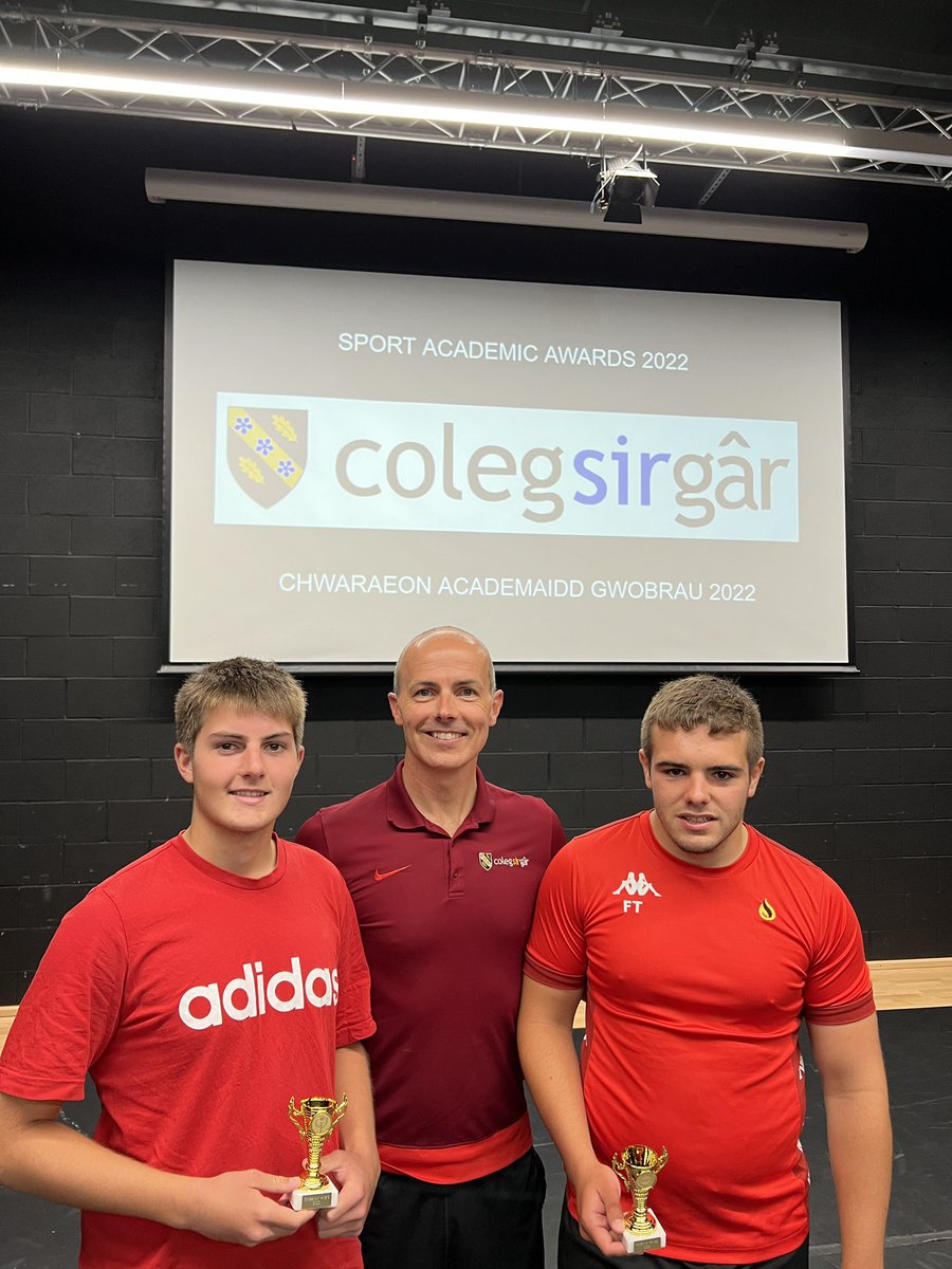 CSGsport's tweet photo. ACADEMIC AWARDS 2022
L3 Sport & Exercise Science
Congratulations to our worthy winners
YR1 Endeavour Award
BRYCHAN LEWIS👏🏼
YR1 Student of the Year
FINLEY THOMAS👏🏼
YR2 Endeavour Award
CHLOE CHAINEY👏🏼
YR2 Student of the Year
EMILY MITCHELL👏🏼
#csgclassof22
#RKtroops https://t.co/ixtynqi0tE