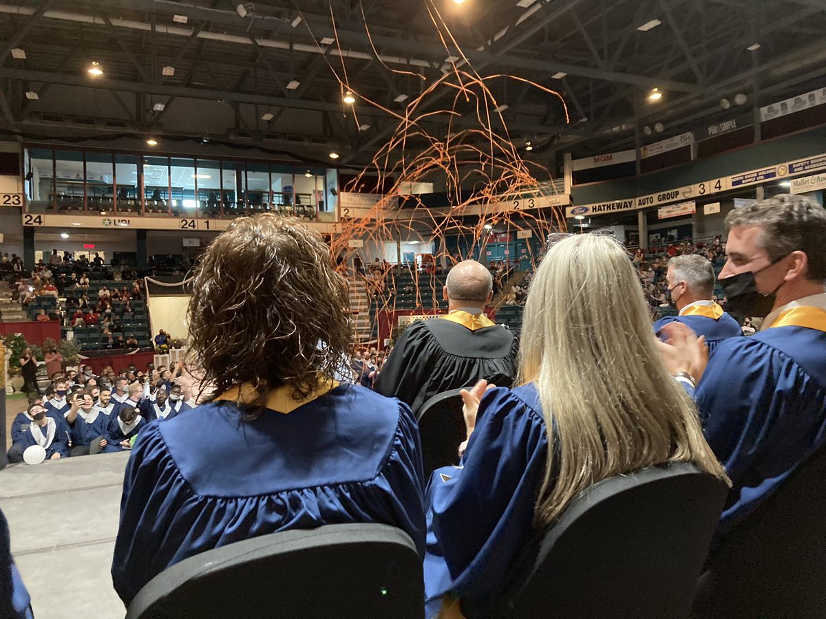 Cérémonie de fin d’études du <a href="/CCNBOfficiel/">CCNB</a> à #Bathurst aujourd’hui. Félicitations aux diplômés