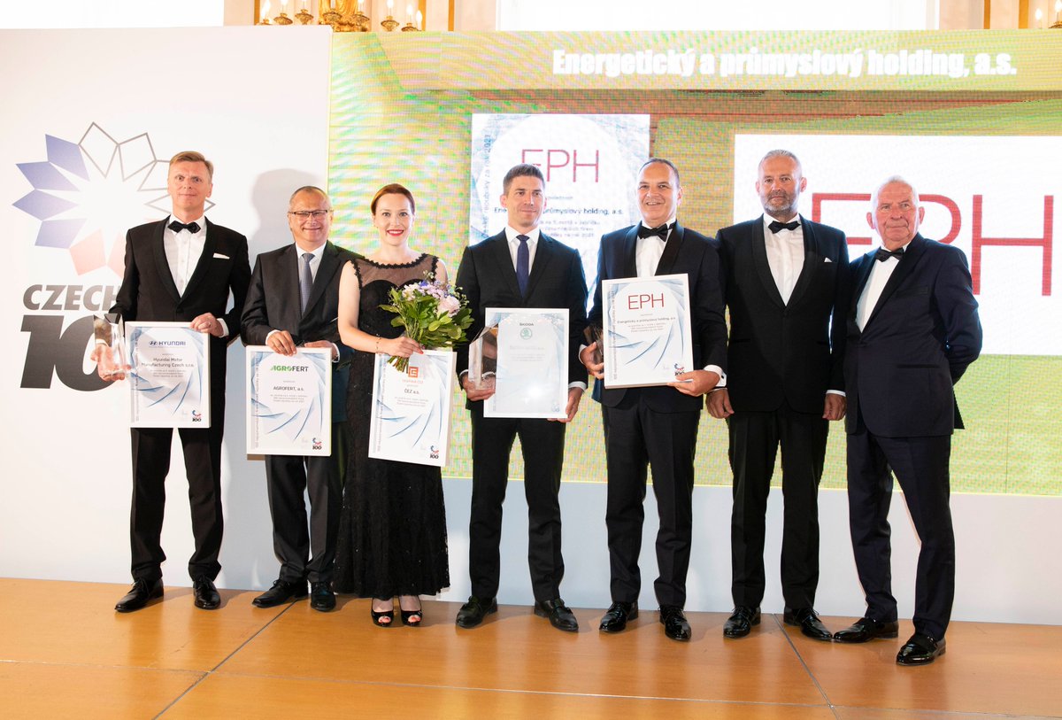 MAPA_USPECHU's tweet photo. Ve středu 22. června proběhl galavečer Czech Top 100, při kterém již po 28. proběhlo předání ocenění nejvýznamnějším firmám České republiky. Chceme poděkovat všem partnerům galavečera, všem hostům a přátelům, kteří se k nám na Pražském hradě přidali.
Těšíme se brzy na viděnou! https://t.co/mp8t9fgJwN