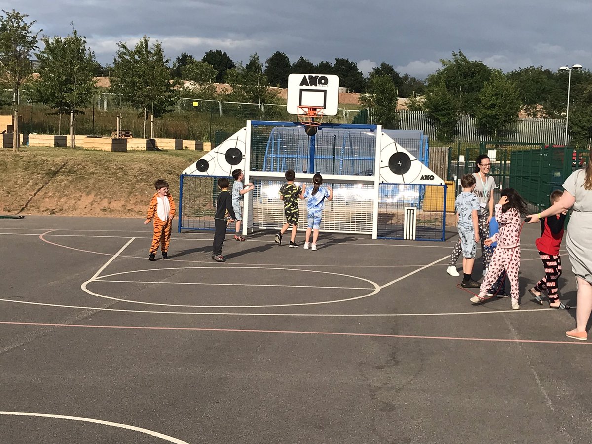 Castle Wood Academy tweet media