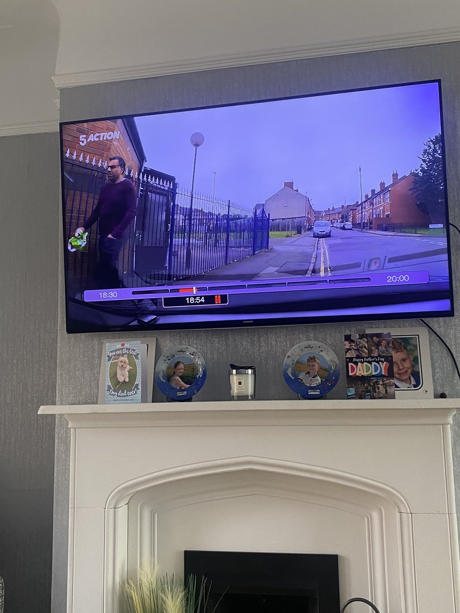 batesy139's tweet photo. @umarksiddiqui pops up on traffic cops 😂 https://t.co/lsg7mgRLkf