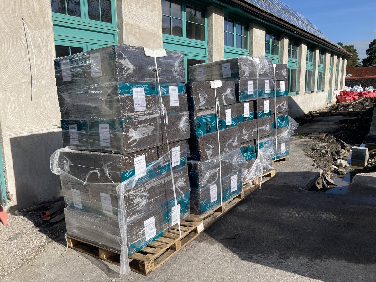 As we come to end of #communityenergyfortnight, delighted to take delivery of our cork ext. wall insulation from @TyMawrLime - natural way to tackle #energyefficiency on old stone school (+lime mortar of course!). More on facebook.com/hwbygors #SocEnt #ClimateEmergency