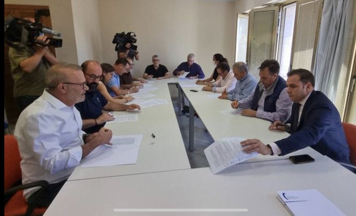 Afruex firma el convenio del campo en extremadura. Ha sido largo y complicado, pero al fin hay un convenio adaptado a los nuevos tiempos, cubriendo las necesidades de empresarios y trabajadores.