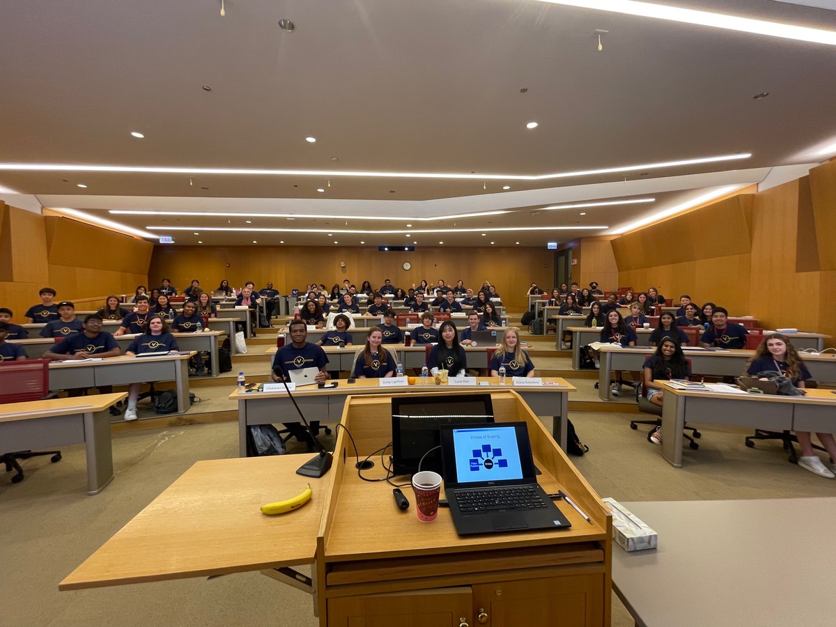 Econ_4_Everyone's tweet photo. I just finished teaching my last economics course to expand diversity in economics. This picture combines my high school "high voltage" scholars with @BeckerFriedman students.  

Lots of diversity but one bit of homogeneity!  Can anyone guess what? https://t.co/fkwhSeRpKr