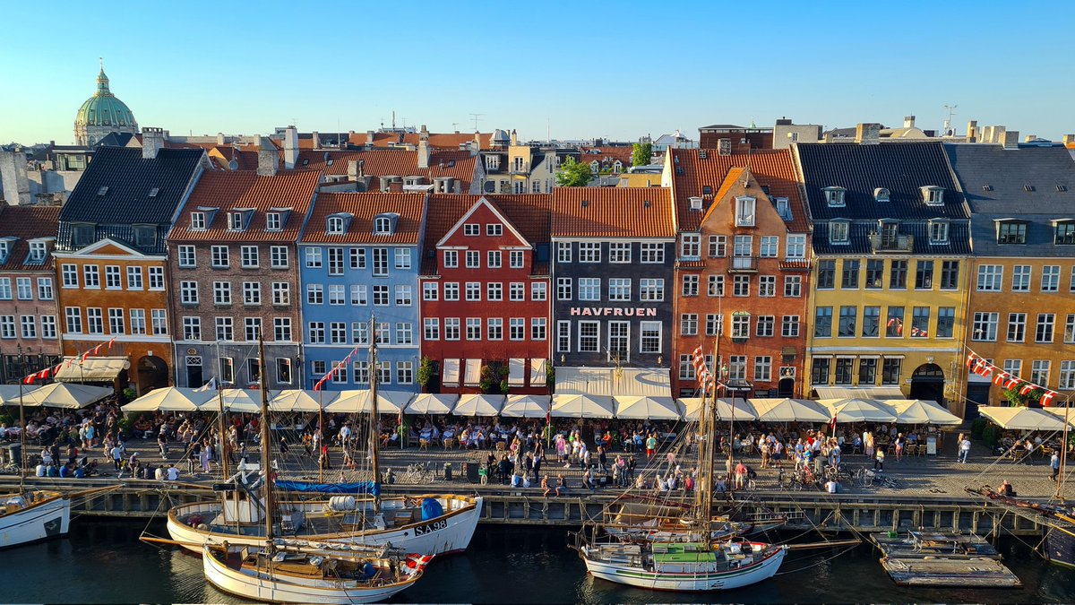 Thomas Miller (@tcr_miller) on Twitter photo Come join the Miller lab <a href="/UCPH_health/">UCPH Healthscience</a> in sunny #Copenhagen! We have a fully funded #PhD position available to study the mechanisms of replication-coupled DNA-protein crosslink repair using #CryoEM. More details here: nature.com/naturecareers/…. Come join the Miller lab <a href="/UCPH_health/">UCPH Healthscience</a> in sunny #Copenhagen! We have a fully funded #PhD position available to study the mechanisms of replication-coupled DNA-protein crosslink repair using #CryoEM. More details here: nature.com/naturecareers/….