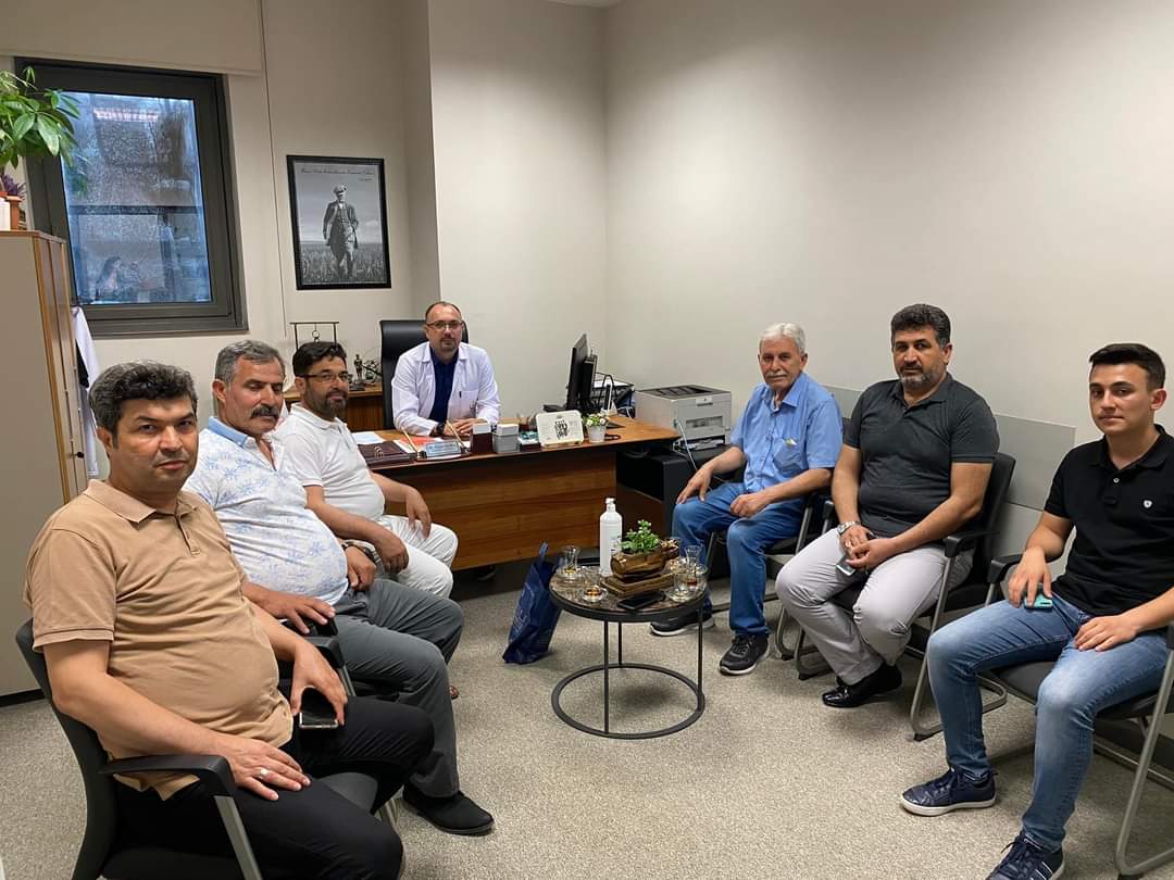 iHSANiDER's tweet photo. Dr.Özgür KARA'ya Ziyaret 
Adana Şehir Hastanesi Başhekim Yardımcısı ve aynı zamanda Akdeniz Balkan Türkleri Federasyon Başkanı Dr. Özgür KARA  Hocamıza İHSANİDER Yönetim Kurulu olarak makamında ziyaret gerçekleştirmişlerdir...

#İHSANİDER Yönetim Kurulu Başkanı

Baysal MELEKOĞLU https://t.co/VLXGh8Z2Qv