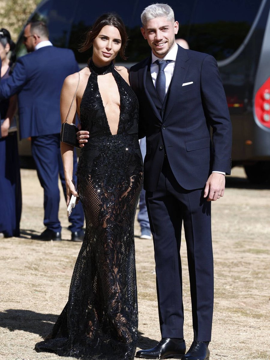 realfrance_fr's tweet photo. Du beau monde au mariage de Dani Carvajal ! 🤗💍 https://t.co/Pr5NONNVu1
