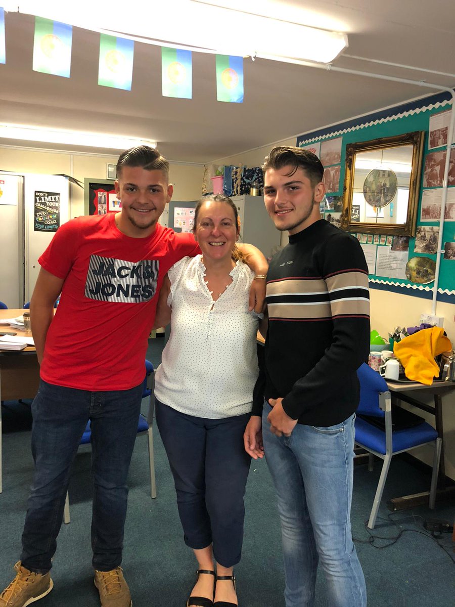 TES Torfaen tweet media