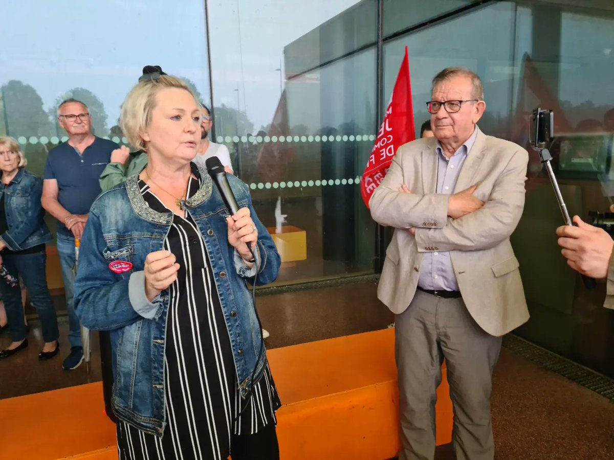 alain_bruneel's tweet photo. 150 personnes au rassemblement pour les urgences. La pénurie des personnels est devenue un phénomène global, sur tous les territoires et dans tous les services... Alors, allons-nous rester stoïques et ne rien faire ?! https://t.co/7nCYbMkj5V