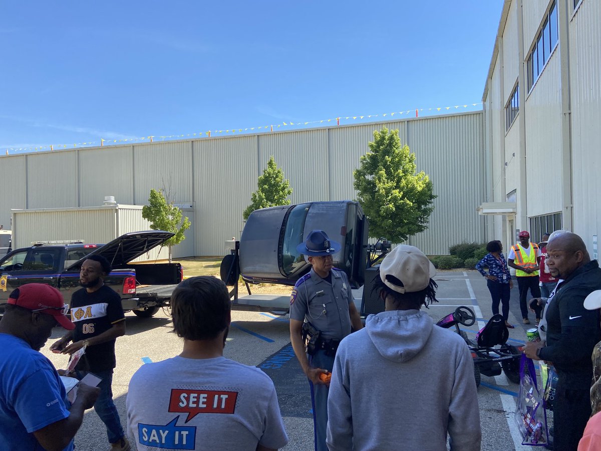 MHPTroopF's tweet photo. Thank you once again to @Toyota for allowing @MHPTroopE and myself the opportunity to speak to your staff about safe driving, the importance of wearing a seatbelt no matter where you sit in a vehicle, and the value of not drinking and driving. #BetterTogether #SafetyRocks https://t.co/mUSXdTJlAX