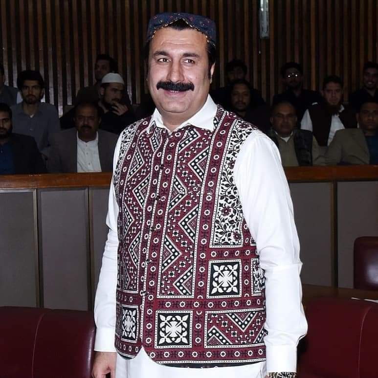 Mehmood84095974's tweet photo. جئے بھٹو 
Na 238 mna آغا رفیع اللہ 
Ps 90 mpa راجہ عبد الرزاق 
ہم خوش نصیب ہیں کہ ہمیں ان جیسے عوامی سوچ کے نمائندے ملے ہمیں فخر ہے اپنے mna mpa پر اللہ پاک آپ دونوں کو سلامت رکھے جو آپ نے سیٹ کی لالچ نہیں کرتے عوام کے حق کی بات کرتے ہیں 
ارمان قلندری  پی ایس90 سیکریٹری اطلاعات ر https://t.co/4UWBxjYuH0
