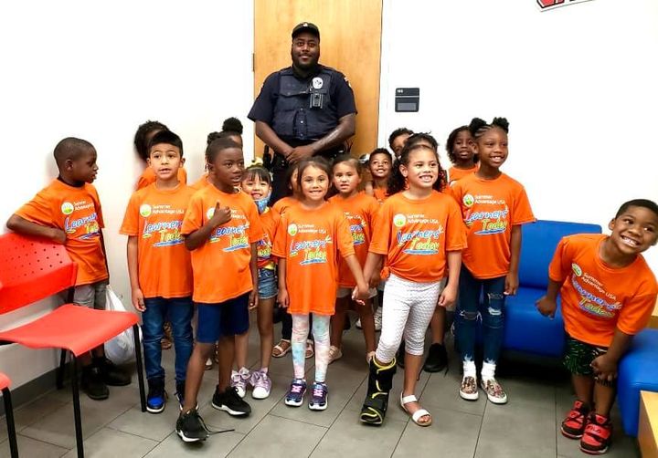 LamarPD's tweet image. #LUPD was so excited that BISD Summer Advantage USA group stopped by the Police Department to meet an Officer while they were on their #LamarUniversity campus field trip. They were so excited to meet Officer Washington and we think he loved it too.  😉