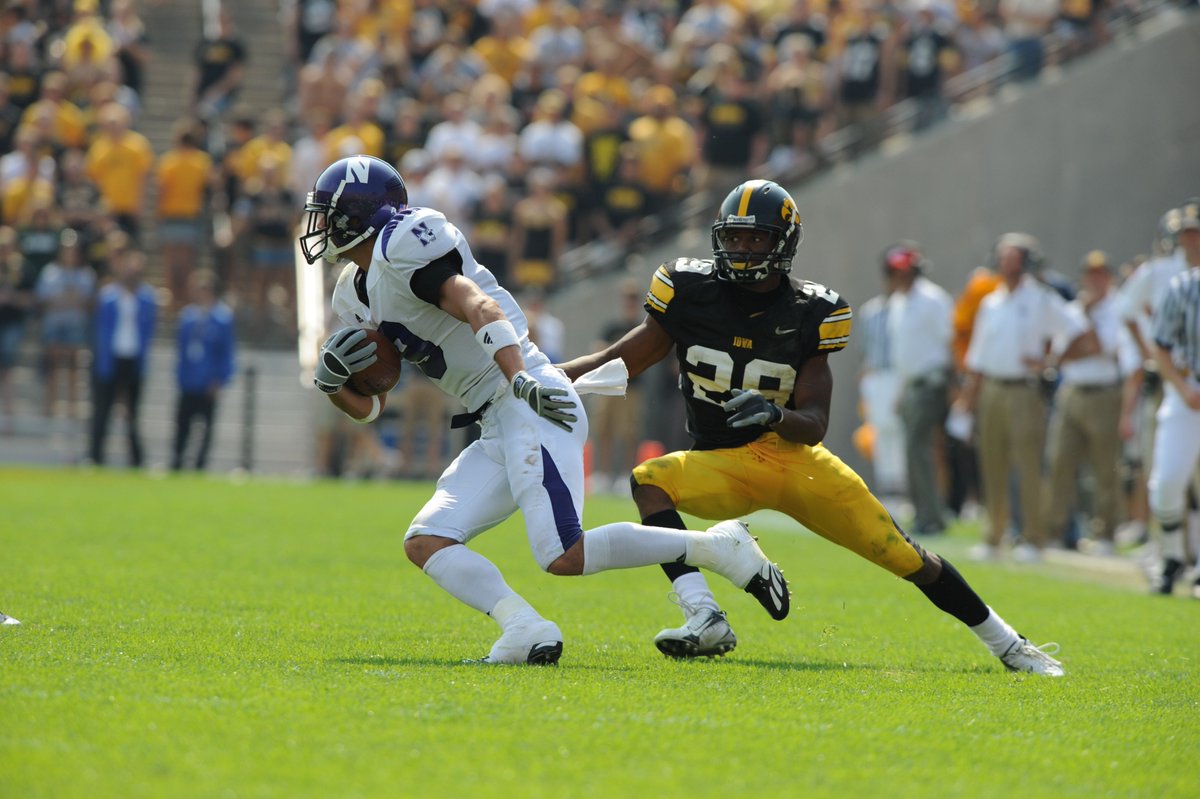 Happy Birthday to former DB Bradley Fletcher! We hope you have a great day, Go Hawks! | 