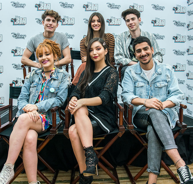 WoompBR's tweet photo. Há exatos 3 anos estreava no Disney Channel a série BIA.

Estrelada pela brasileira Isabela Souza, Gabriella Di Grecco, Júlio Peña e Rhener Freitas a série ganhou 2 temporadas e filme para o Disney+. https://t.co/EEs8OQpOcD