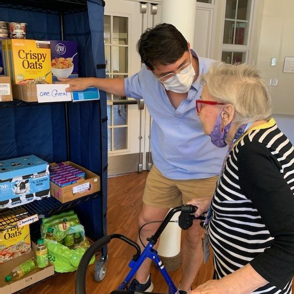 EBayFoodPantry's tweet photo. There's a lot going on at #EBFP! Weekly Friday programming includes #Food4Kids, #FreshFoodFriday, and #FoodPantry food. This week #MobileCart visited Franklin Court Assisted Living too, bringing a selection of personal care items and supplementary food right to the facility. https://t.co/OuDAGCiSwA