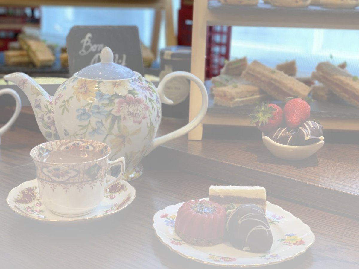 From King Charles II in1600s when tea was first introduced to Britain, Cream tea has become one of the most iconic and delicious British traditions. 
Guests can enjoy this British treat in our M Club Lounge from Friday to Sunday!