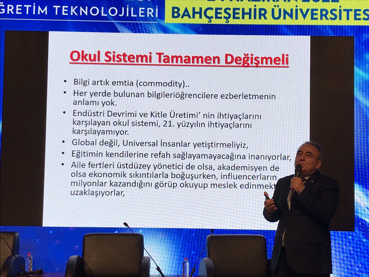 mericbusraa's tweet photo. #YEZ22 Birbirinden değerli akademisyenlerin moderatörlüğünü yaptığı Yenilikçi Eğitim Zirvesi’ne katılmaktan mutluluk duydum. Her anı birbirinden keyifli bu eğitimde emeği geçen herkese teşekkür ederiz  👏🏻 Bir sonraki zirvede görüşmek dileğiyle 🤖 https://t.co/x9iEdwtFRz