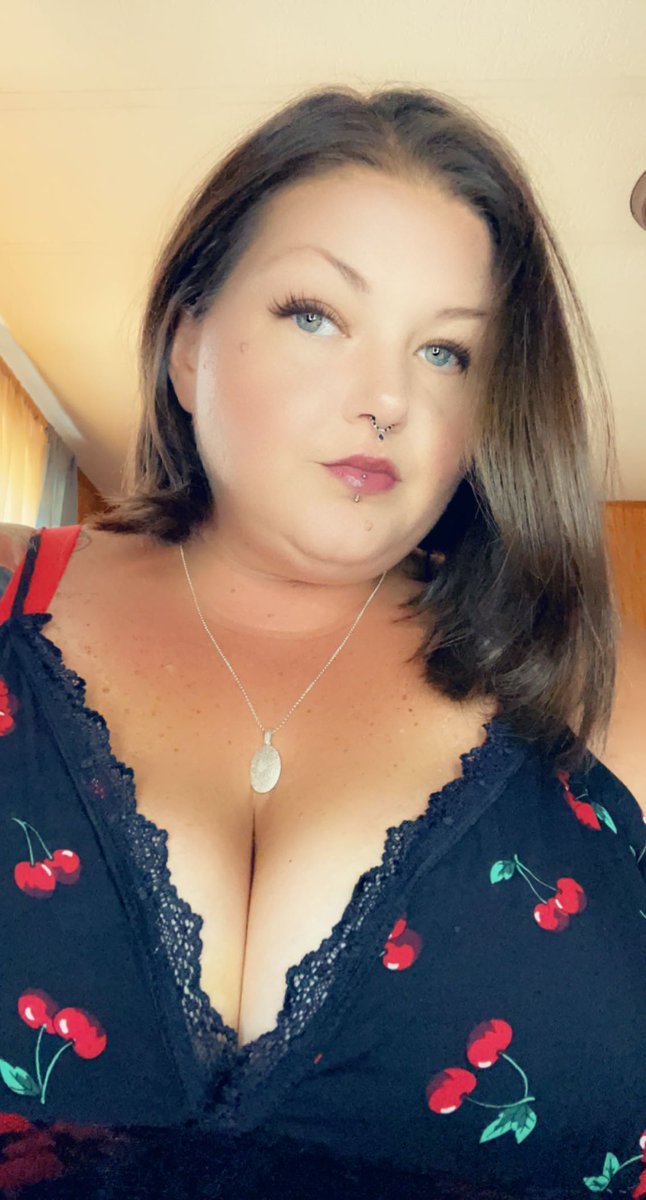 andrea_jent's tweet photo. Can I be the cherry on top of your whip cream? 🍒🍒 🖤 https://t.co/M5t9TFqvy6