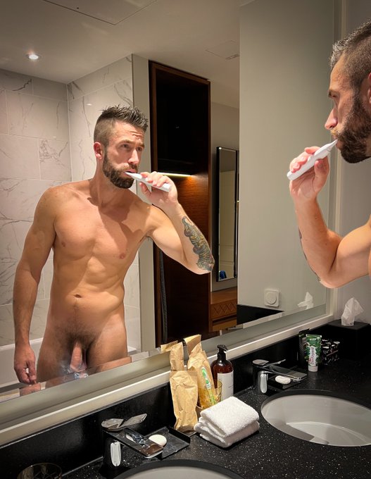 I brush my teeth and you can do whatever you want with me in those 3 minutes - what would you do??? ⏱
