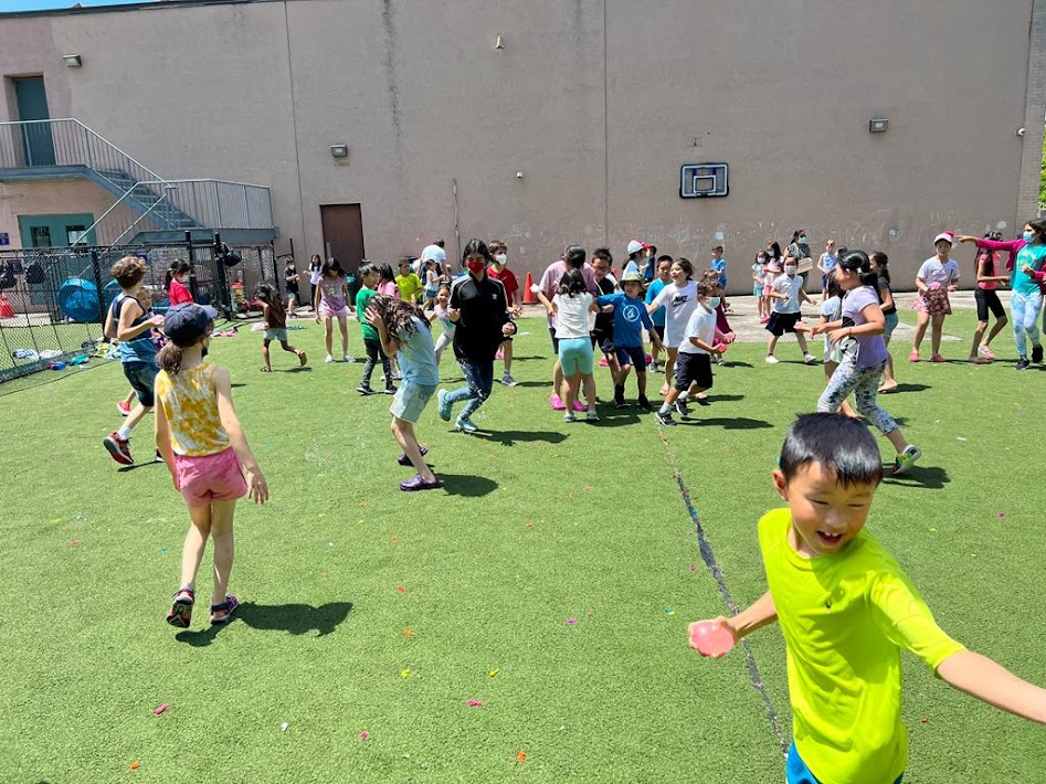 CentralCMS's tweet photo. Thank you CMS students for a fantastic year. Your enthusiasm and energy has carried us as we navigated another year of the pandemic. On this last day of school we wish you as much fun and excitement for your summer holidays! #schoolisoutforsummer #summerholidays #thatsawrap https://t.co/AOBnkj5KAF