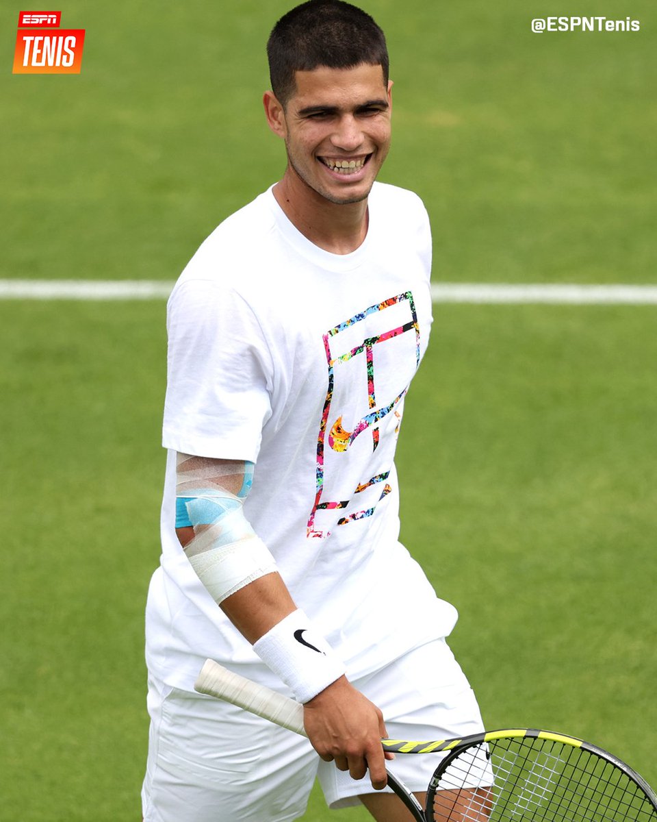 ESPNtenis's tweet photo. "No me creo favorito en Wimbledon. En las últimas semanas no he podido entrenar al nivel que quería y hay jugadores mucho mejores que yo sobre césped como Nadal, Djokovic o Berrettini"

🗣️ Carlos Alcaraz a Ubitennis https://t.co/J1EkefMLYR