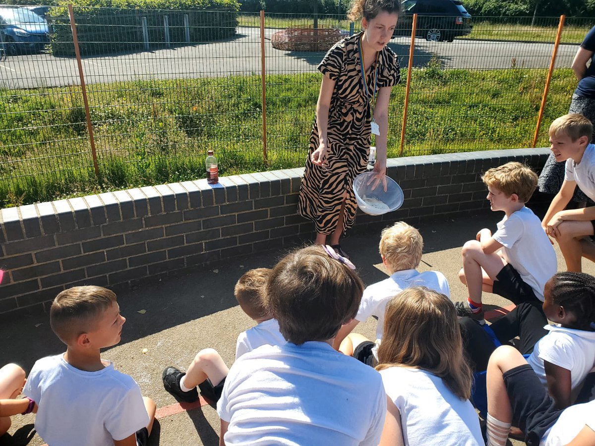 What an experimental week! We mixed bicarbonate of soda and vinegar. It became a totally diffrent thing, bubbling and rising 🫧 🫙#canweundochange <a href="/Cabotfederation/">Cabot Federation</a>