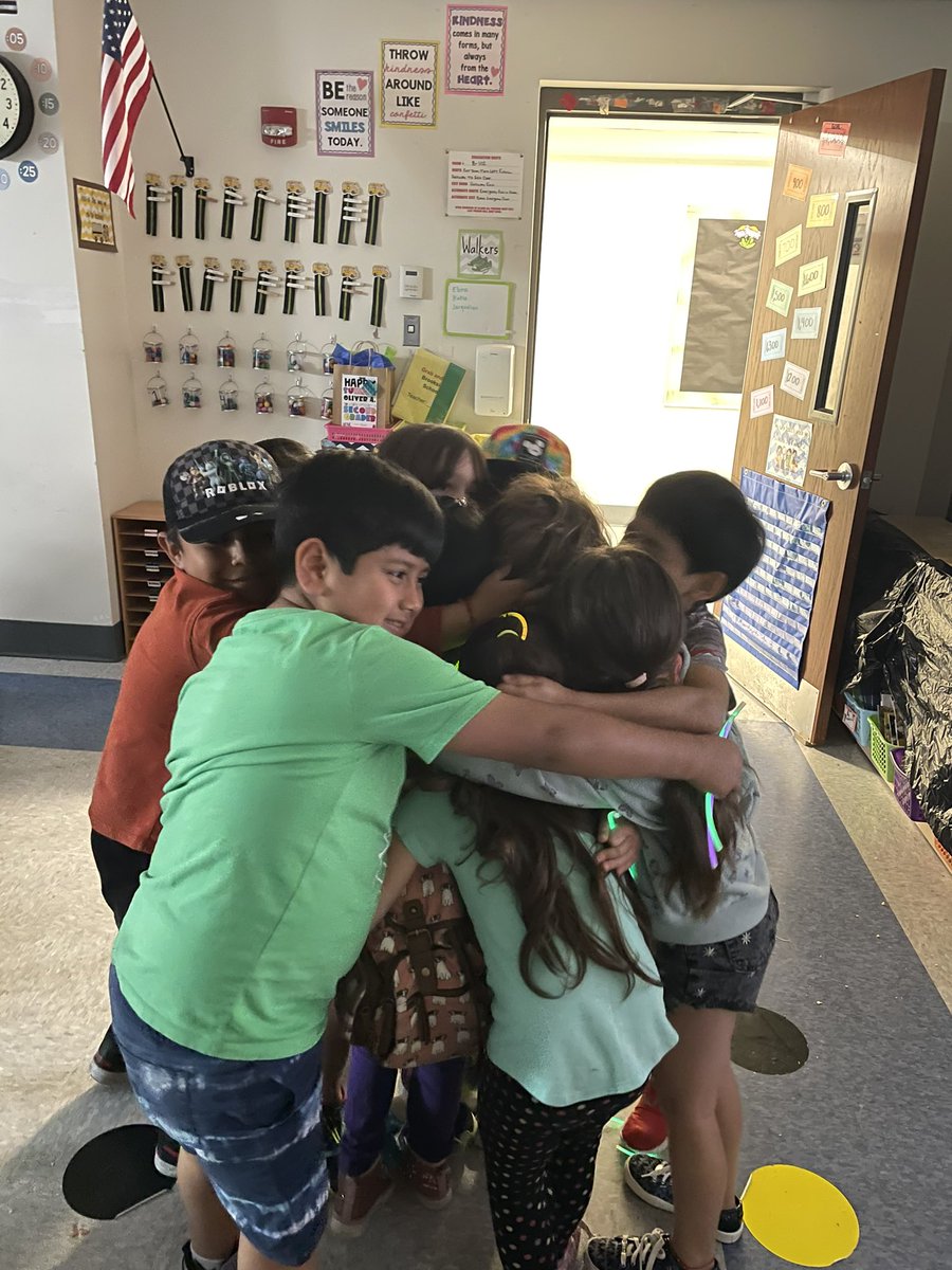 These kids worked hard, and loved HARDER. Congratulations second graders!!! 💙💓💙💓