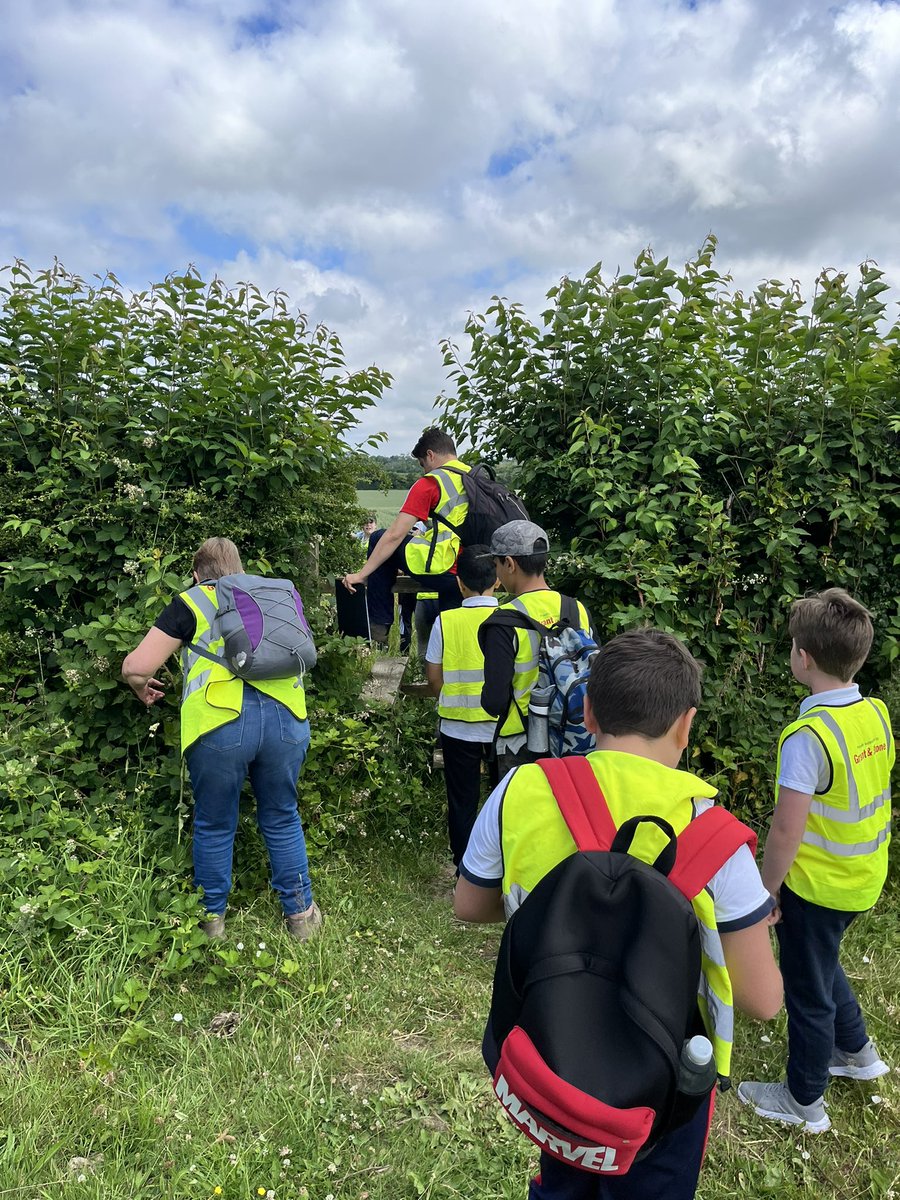 MaryTowerton's tweet photo. Geography field trip- such a fabulous day exploring the Chiltern Hills by using their map and compass skills - well done everyone! https://t.co/TR7hN8AYxF
