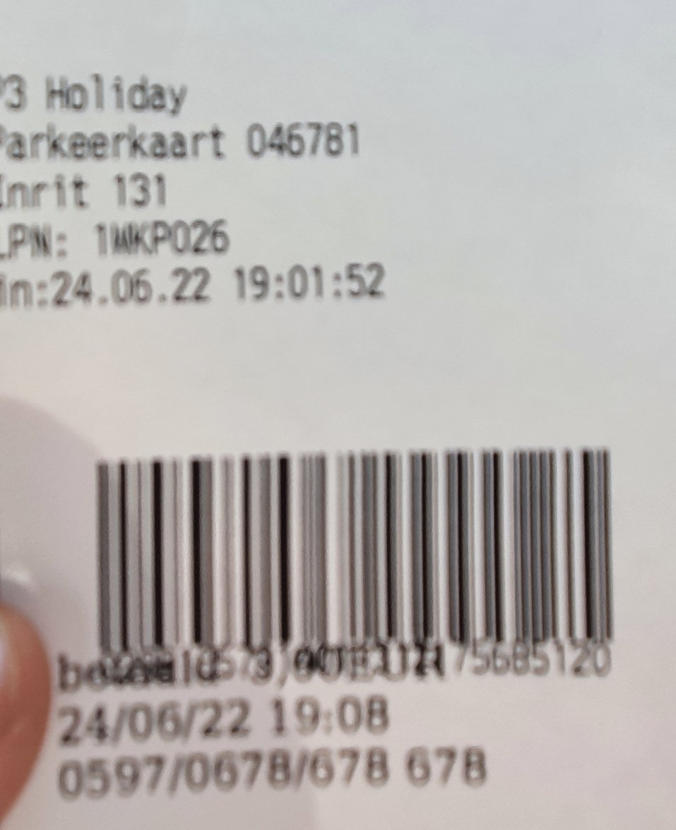 3€ pour 8 minutes de 'stationnement', juste pour récupérer un voyageur?  Il n'ya plus 10 min gratuites? Ne vous étonnez pas que les gens utilisent le drop off pour récupérer qqn! @BrusselsAirport @Interparking_FR