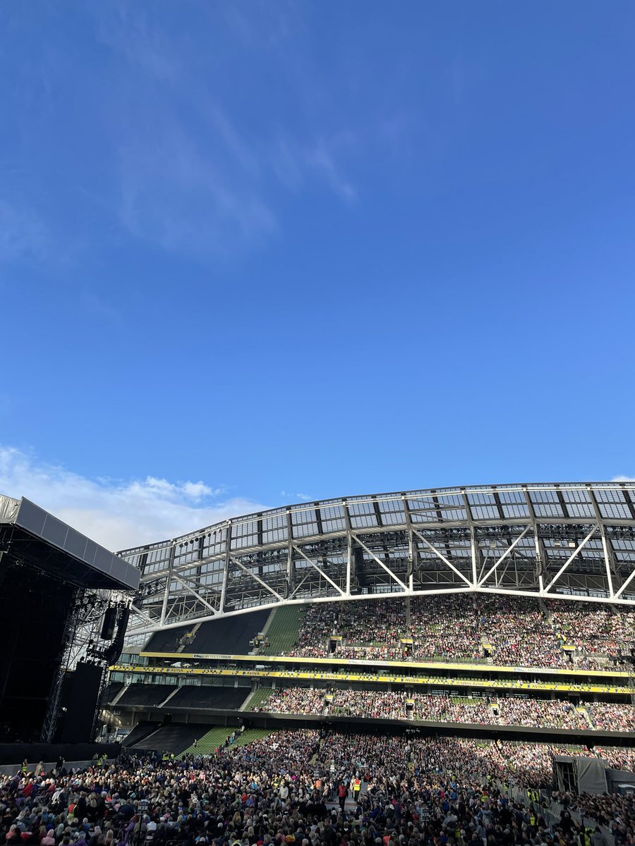 tharry's tweet photo. Supposed to be lashing! U got to love #IrishSummers #reliving my youth #theeagles #desperado https://t.co/ecxM1k7007