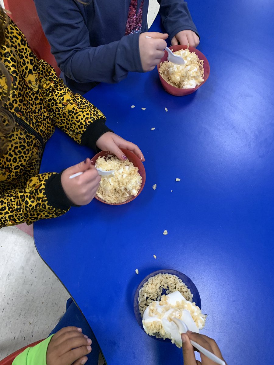 What a fun little day in kindergarten! We did some science experiments and made slime and Rice Krispies! Can’t believe I only have two days left with this bunch 😭