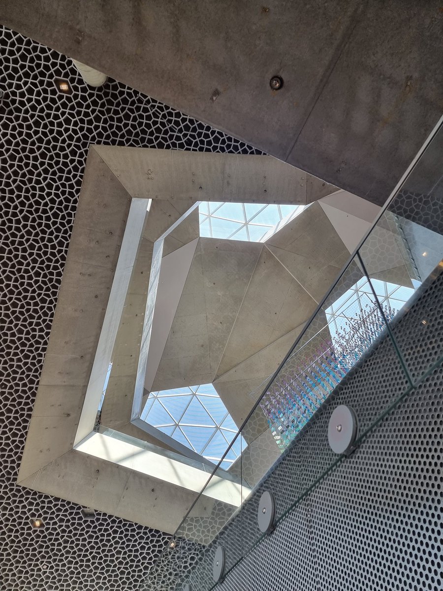 AsimC86's tweet photo. Probably the most beautiful library in the world! 😍 📍 Deichman Bjørvika, Norway. https://t.co/fUg34F42TX