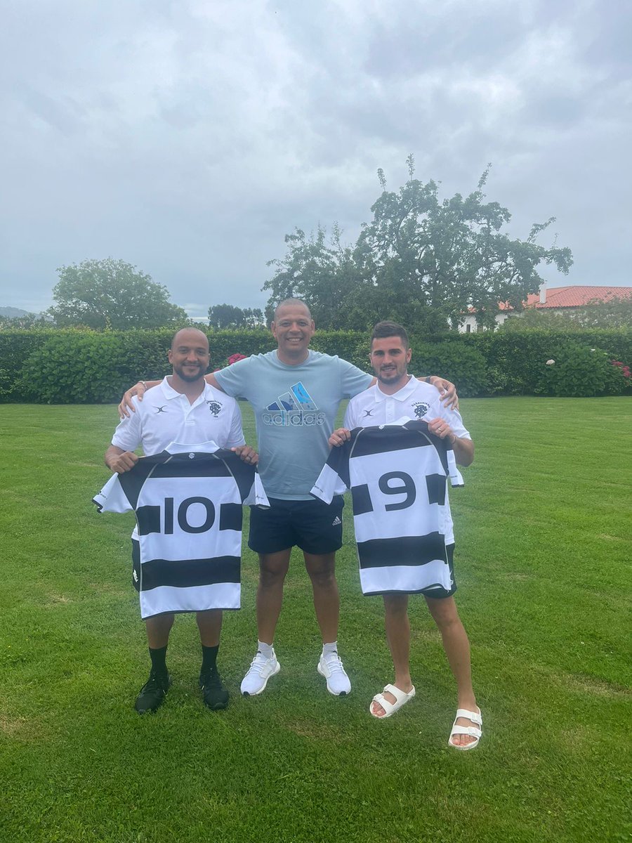 BronsonMrb's tweet photo. Proud to have witnessed @rhynosmith15 @Barbarian_FC Jersey hand over. Thank you for the opportunity to listen to your proud history @Tim_Nwilliams @sebbezy https://t.co/WuZ55XtHwi