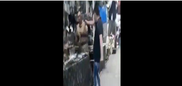 El CJNG hizo publico un video del momento en el que asesinan a líder de comerciantes en mercado de Celaya; Guanajuato

NOTA: narcoenmexico.com/2022/06/el-cjn…