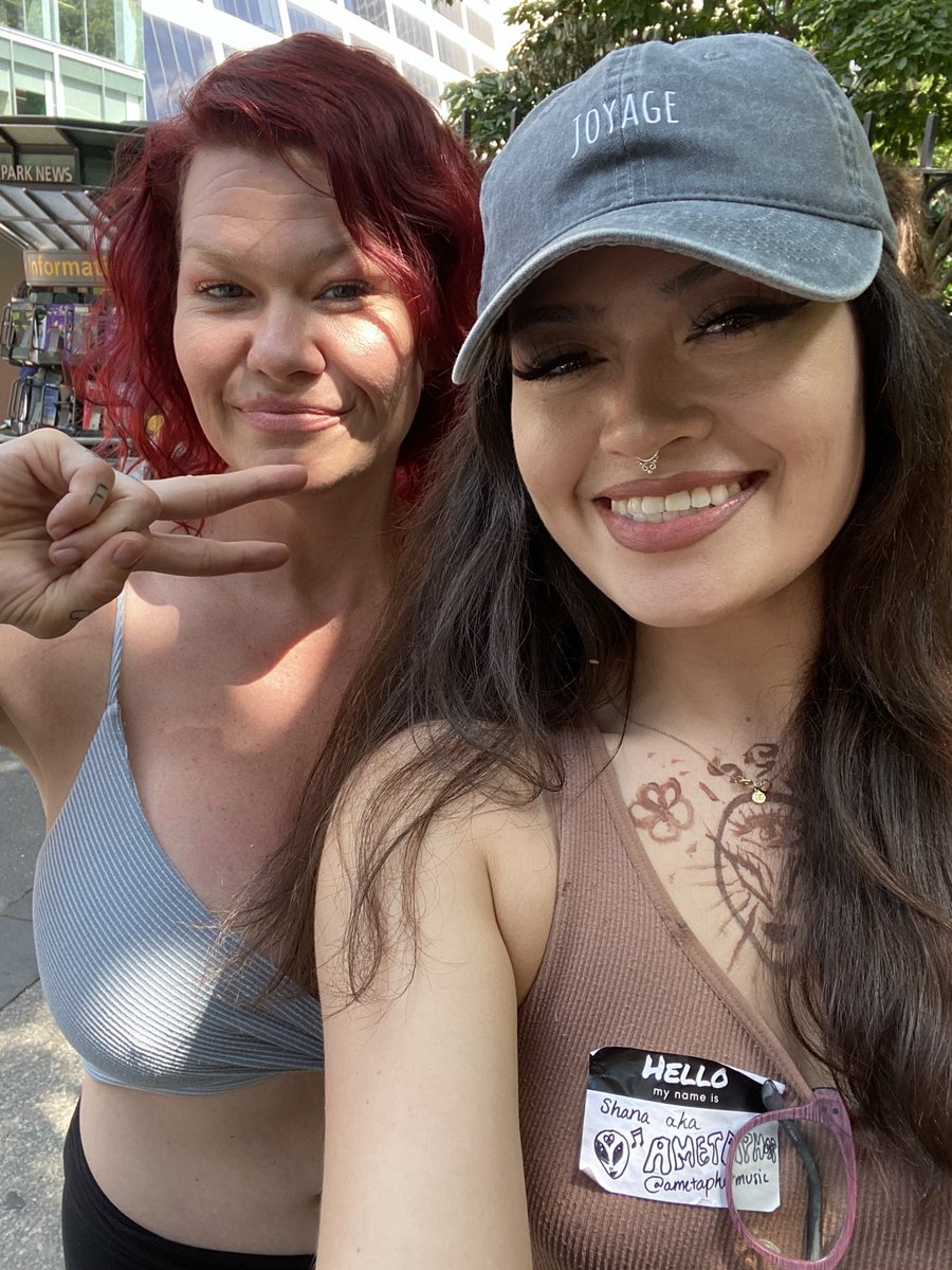hzpriestess's tweet photo. @StudioDcn @streamMOKO So dope to meet you!!! @AylaCroft https://t.co/DHbYyK7FiY