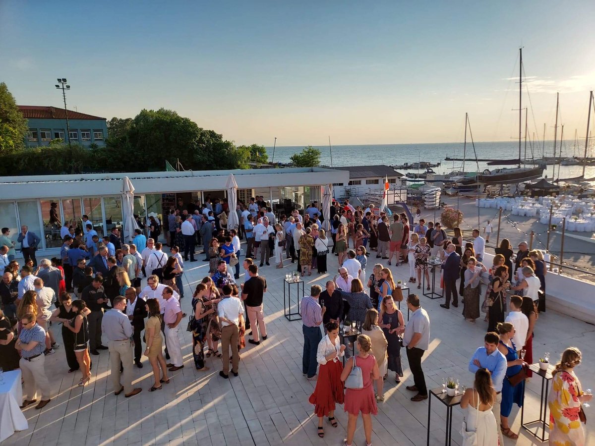 ESRA_Society's tweet image. A perfect evening by the sea to celebrate altogether! #ESRA2022 #NetworkingEvening 🥂🇬🇷
