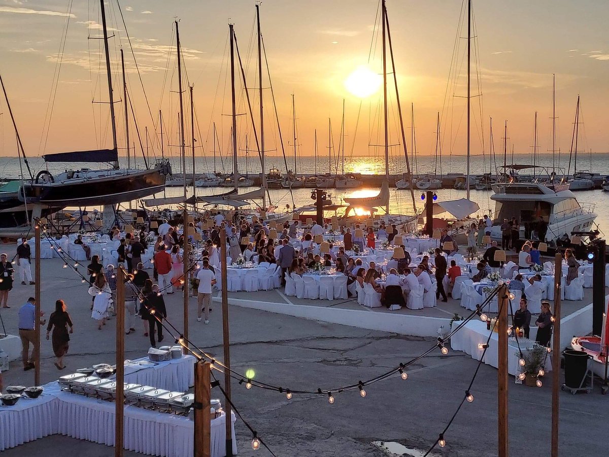 ESRA_Society's tweet image. A perfect evening by the sea to celebrate altogether! #ESRA2022 #NetworkingEvening 🥂🇬🇷