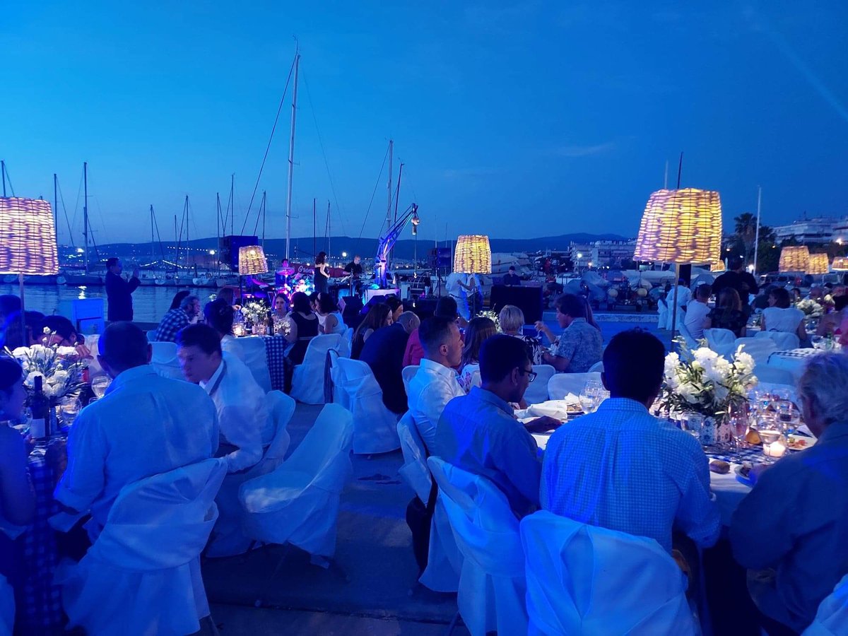 ESRA_Society's tweet image. A perfect evening by the sea to celebrate altogether! #ESRA2022 #NetworkingEvening 🥂🇬🇷