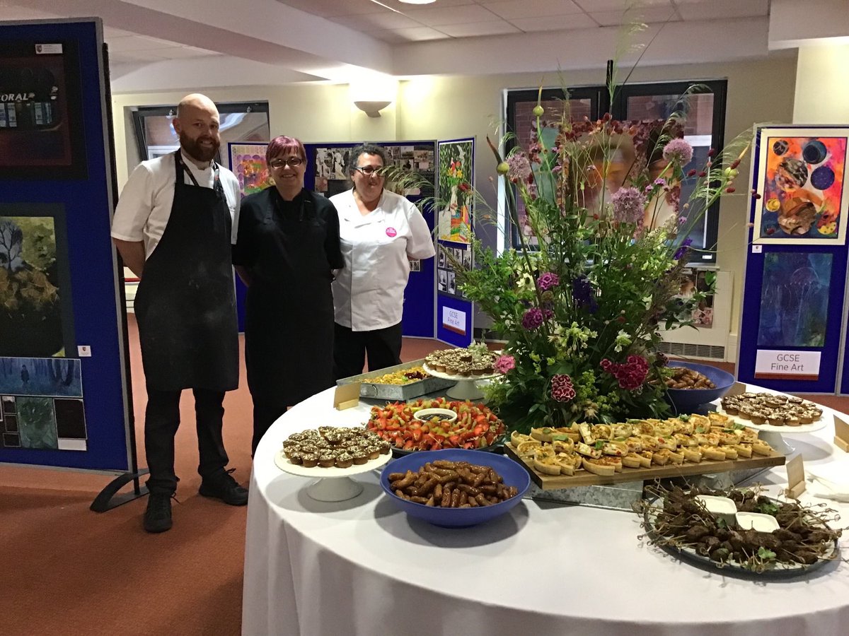 Great work from Sue and Amanda tonight for the <a href="/KHVIIIArt/">King Henry VIII Art & Photography</a> exhibition! <a href="/HolroydHowe/">Holroyd Howe</a> <a href="/HowsonHelen/">Helen Howson</a> <a href="/chefbenji64/">Ben Cook</a>