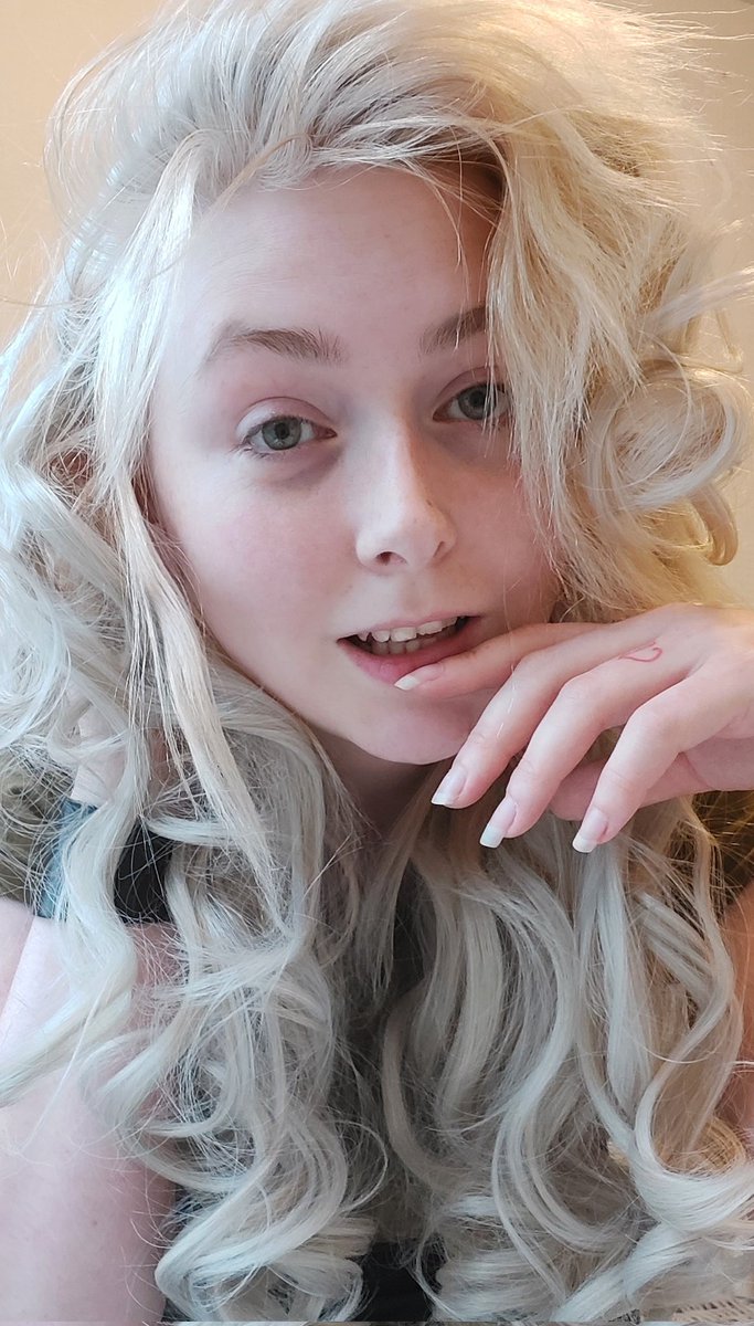 Changed my profile pic! Still me! Just absolutely loving my hair rn