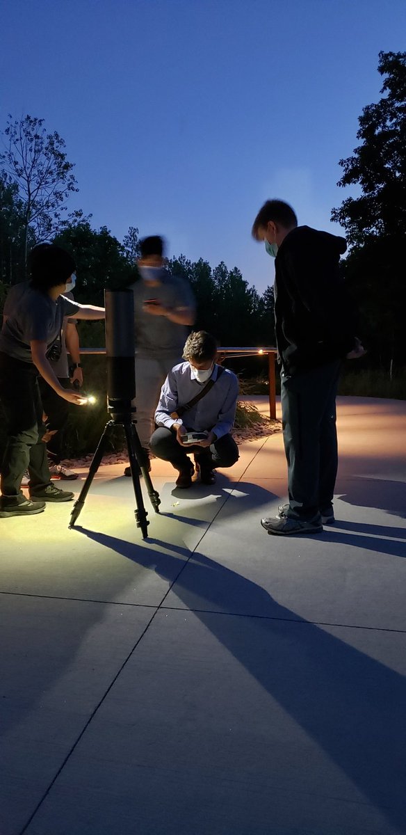 onedaywithNan's tweet photo. Our final #homeschool outing was a nighttime adventure...stargazing! Looking at galaxies hundreds of thousands of lightyears away with @UTSC's Dept of #Astronomy &amp; #Astrophysics last night! 

#kidlets #onedaywithnan #stemkids #stemeducation https://t.co/qw30kIEWUQ