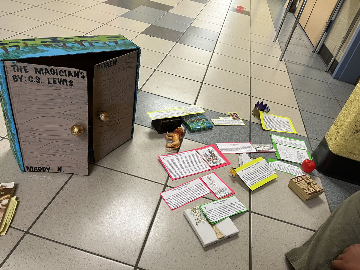MrsSarahSims's tweet photo. When reading and forts come together, literature comes to life! #pvncLearns #STEMlit #Reading @SFAPVNC https://t.co/iyttx1wMZ1