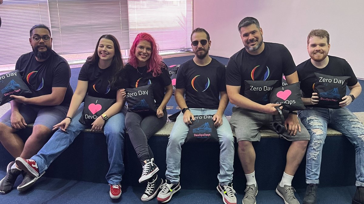 infinitepay's tweet image. É lógico que o nosso time marcou presença no @devopsdaysvix! ✌️‍
Passa aqui no nosso estande pra bater um papo e de quebra você ainda pode ganhar criptomoeda. Só vantagens 😉 @cloudwalk #devopsdaysvix