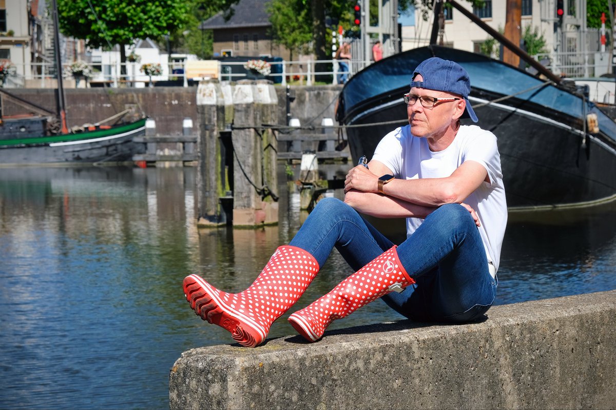 Welliesare4men2's tweet photo. More fun in my @evercreatures wellies. ⚓️
https://t.co/tdNBaALB41
#Evercreatures #Polkadot #Wellies #Boots #Fun #Vegan #Awesome #Stunning #Amazing #Lifestyle #Countrylife #BeSeen #Standout #Proud #DareToBeDifferent https://t.co/XUgALiXu1Q