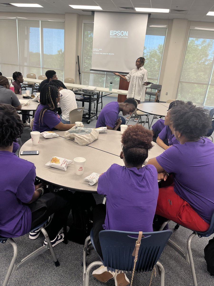 Amber Hill (Gilmore) tweet media