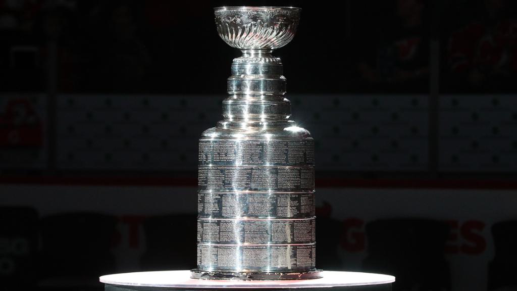 ActionNetworkHQ's tweet photo. The Stanley Cup will be in the building tonight in Denver. Will the Avs lift it for the third time in franchise history?

Preview: https://t.co/FsPw91CTIa

Best bets: https://t.co/7B5Vrzhkqr

Free $$: https://t.co/yAKjlJuJGB https://t.co/8lBaK21ivz
