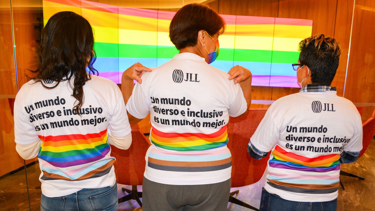 JLLMexico's tweet photo. En JLL México así nos preparamos para #BuildingPrideTogether reconociendo a la diversidad e inclusión como pilares fundamentales para un mundo mejor.
#JLLMéxico #JLLBuildingPride #PrideDay2022 #LGBTTTI https://t.co/0WGbdrqOZs